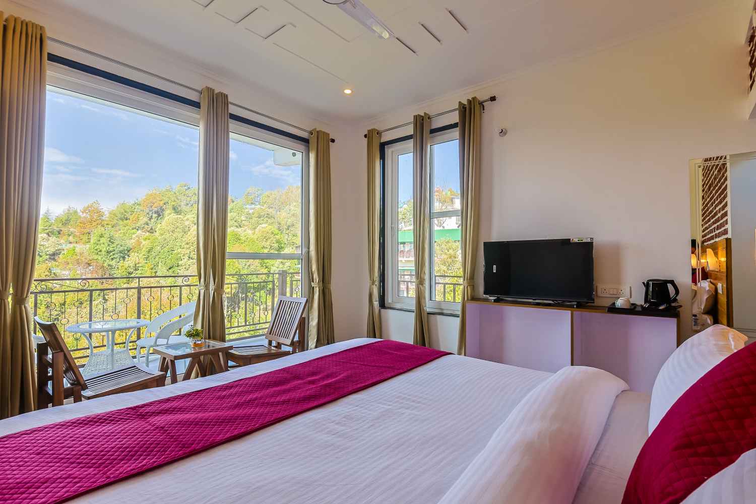 best valley view room in Mukteshwar